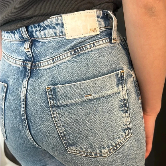 Zara Light Blue Distressed Jeans - Picture 3 of 4